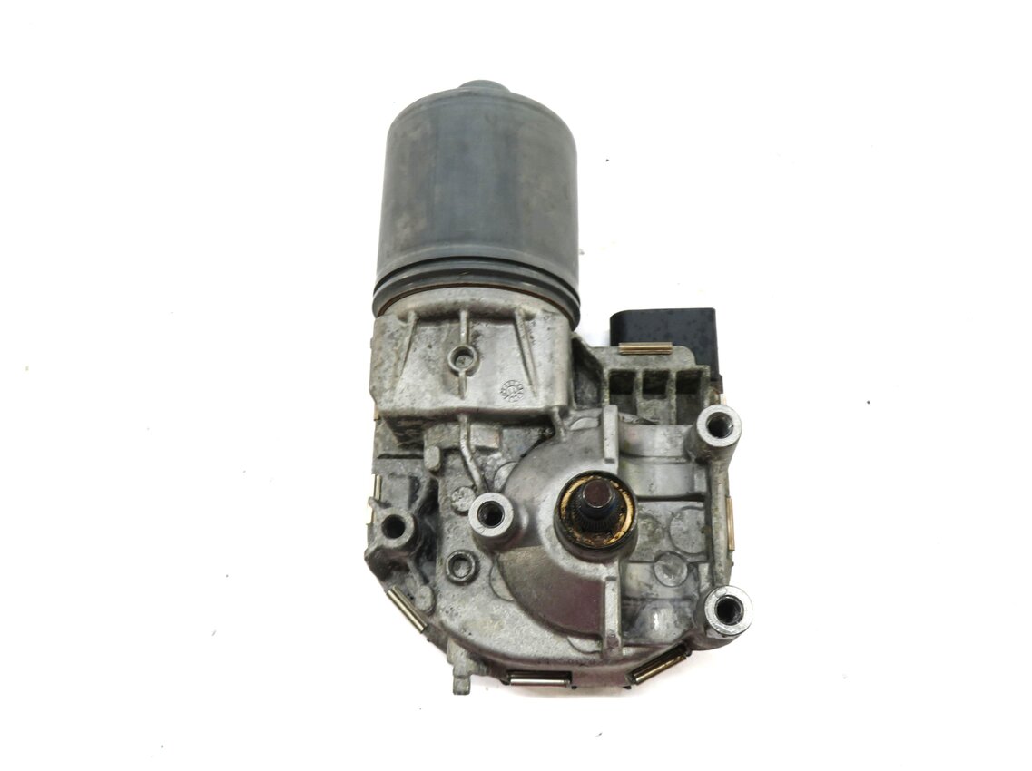Thumbnail 3: 2011-2017 BMW X3 (F25) FRONT WINDOW GLASS WINDSHEILD WIPER MOTOR