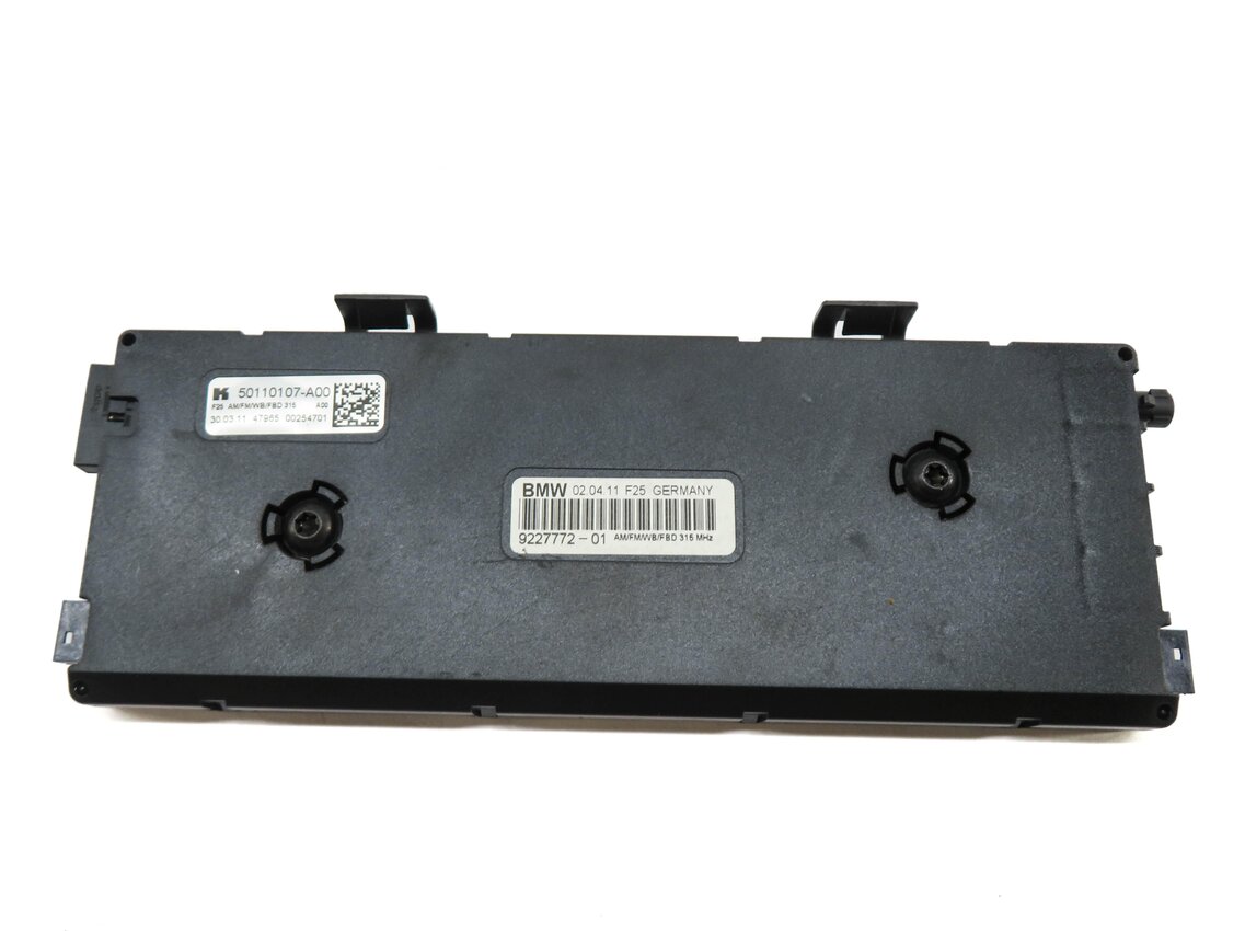 Thumbnail 1: 2011 BMW X3 (F25) RADIO STEREO DIVERSITY ANTENNA AMP AMPLIFIER