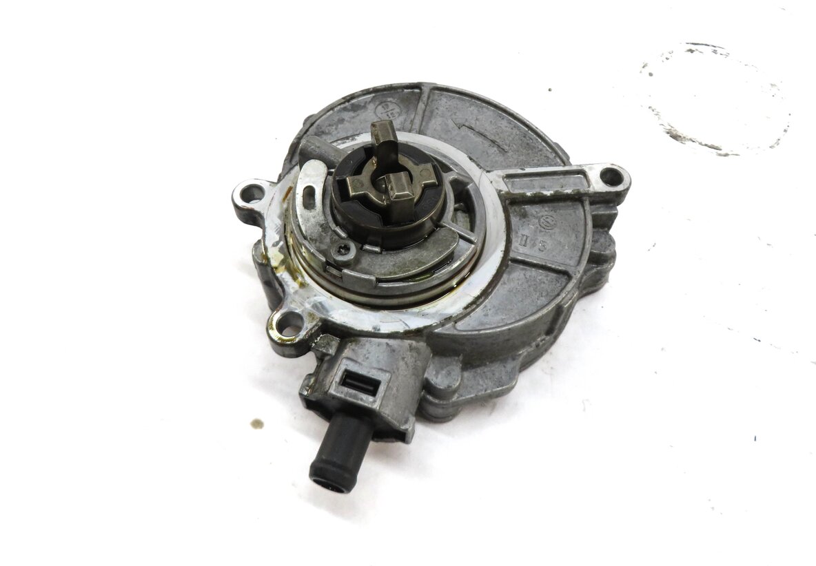 2012-2017 AUDI A6 A7 Q5 S4 S6 RQ5 TOUAREG - 3.0L ENGINE BRAKE VACUUM PUMP