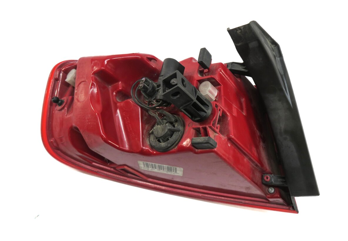 Thumbnail 4: 13-16 AUDI A4 S4 B8 8K REAR RIGHT PASSENGER OUTER TAILLIGHT BRAKE LIGHT LAMP LED