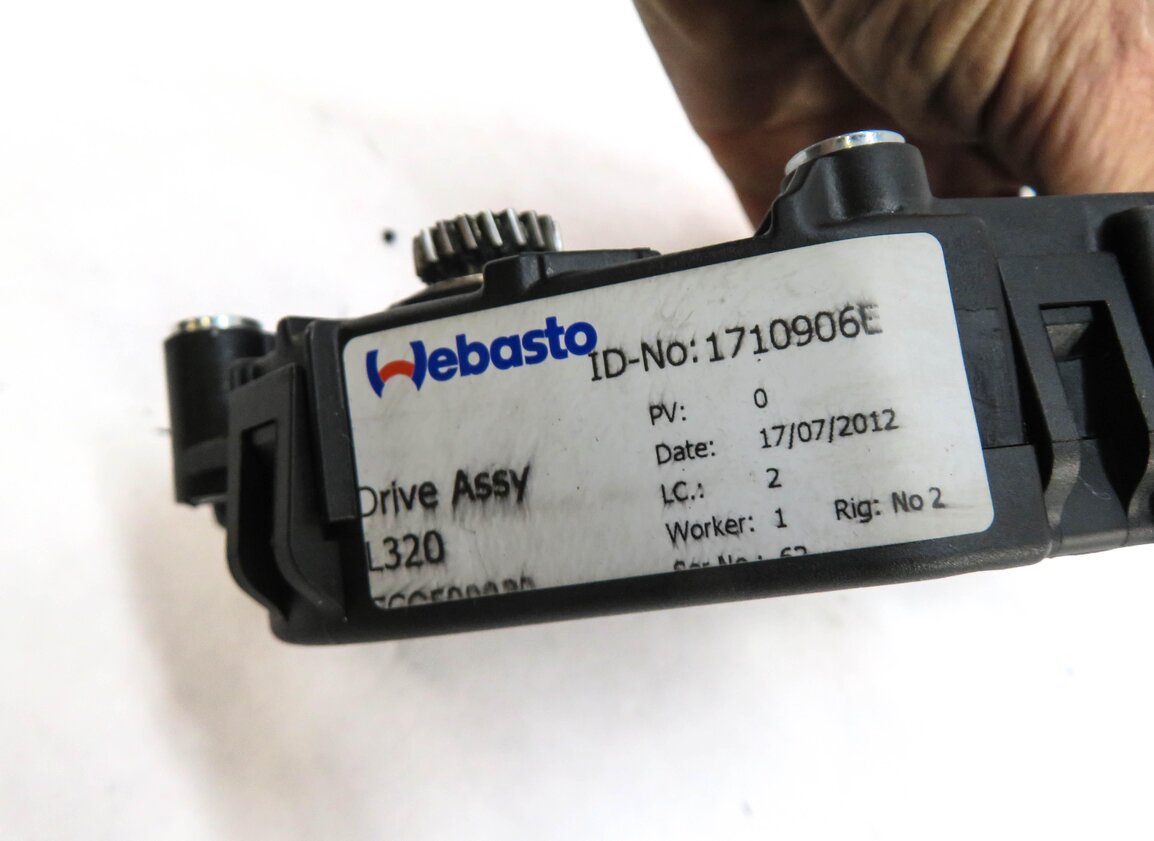 Thumbnail 4: 06-13 RANGE ROVER SPORT (L320) POWER SUNROOF MOTOR SUN ROOF WINDOW ADJUST MOTOR