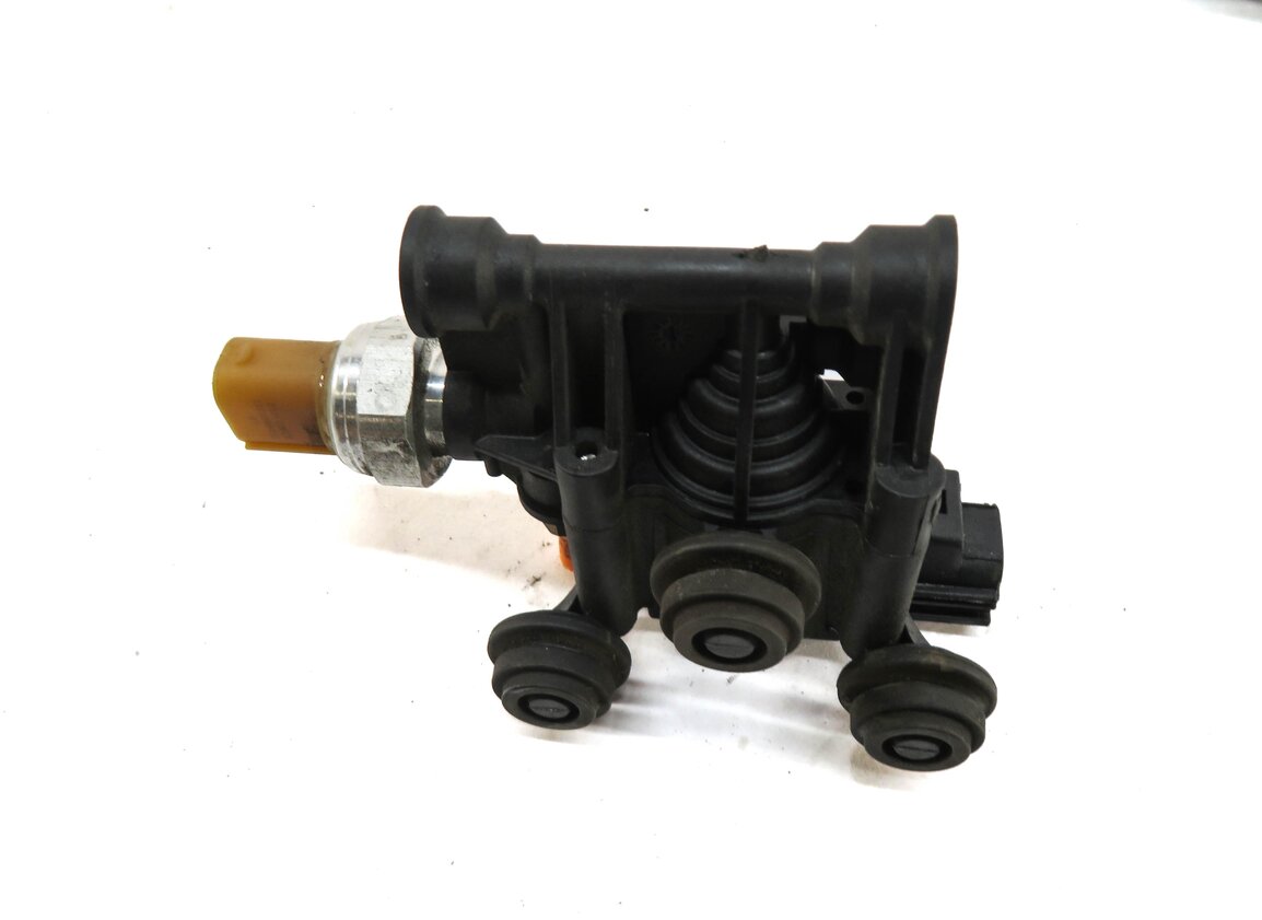 Thumbnail 5: 2013 RANGE ROVER SPORT (L320) FRONT & REAR AIR SUSPENSION VALVE BLOCK SET-3