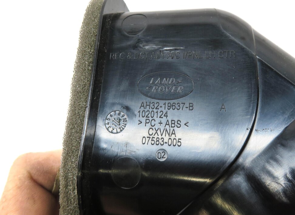 Thumbnail 5: 2013 RANGE ROVER SPORT (L320) LEFT FRONT INNER CENTER DASH HEATER A/C AIR VENT