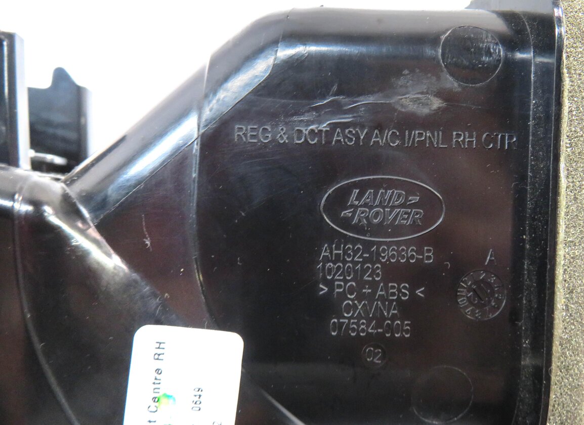 Thumbnail 5: 2013 RANGE ROVER SPORT (L320) RIGHT FRONT INNER CENTER DASH HEATER A/C AIR VENT