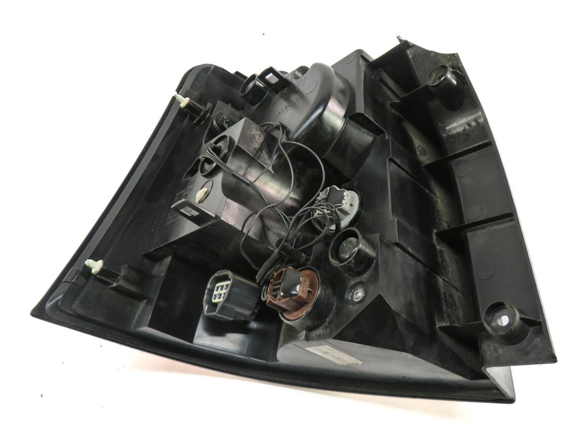 Thumbnail 4: 12-13 RANGE ROVER SPORT (L320) RIGHT PASSENGER REAR TAILLIGHT BRAKE LIGHT LAMP