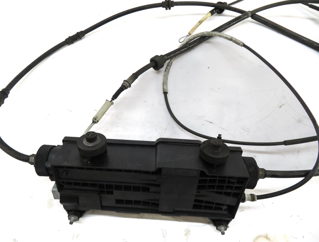 Thumbnail 6: 2013 RANGE ROVER SPORT (L320) EMERGENCY PARKING BRAKE ACTUATOR MOTOR w/ CABLES