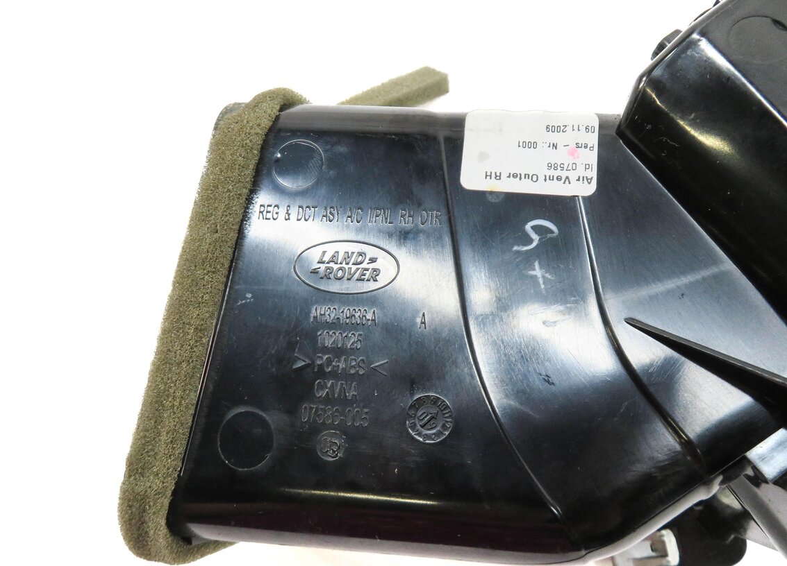 Thumbnail 5: 2010 RANGE ROVER SPORT (L320) FRONT FAR RIGHT PASSENGER DASH OUTER A/C AIR VENT