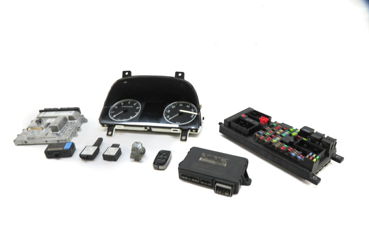 10-11 RANGE ROVER SPORT L320 KEY 5.0L SUPER ENGINE MODULE SET w/ PASSIVE ENTRY