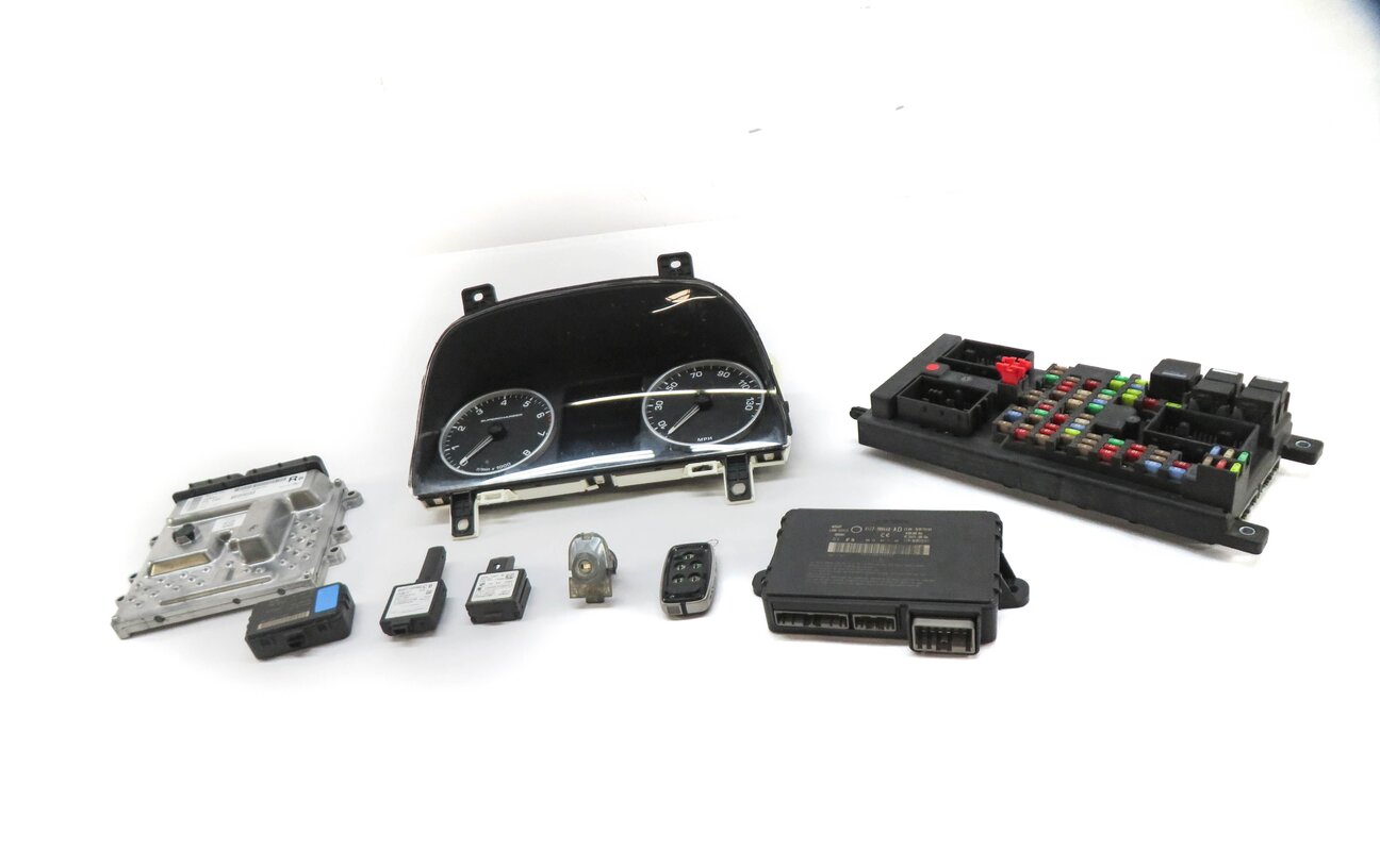 Thumbnail 2: 10-11 RANGE ROVER SPORT L320 KEY 5.0L SUPER ENGINE MODULE SET w/ PASSIVE ENTRY