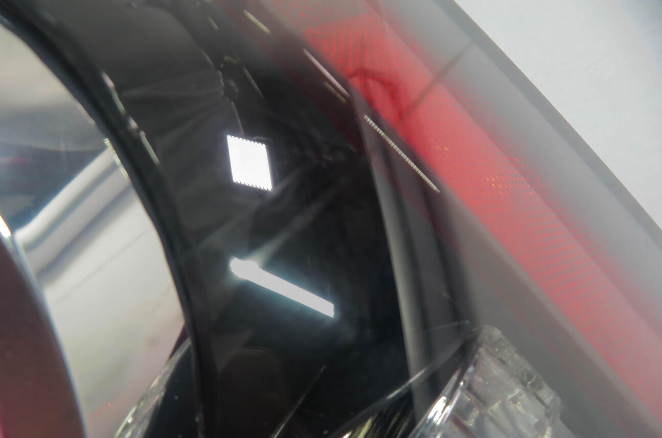 Thumbnail 5: 2010-2011 RANGE ROVER SPORT (L320) RIGHT PASSENGER TAILLIGHT BRAKE LIGHT LAMP