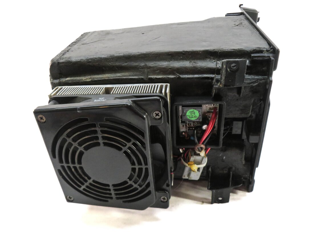 Thumbnail 6: 2010 RANGE ROVER SPORT (L320) FRONT CENTER CONSOLE COOLER REFRIGERATOR w/o LID