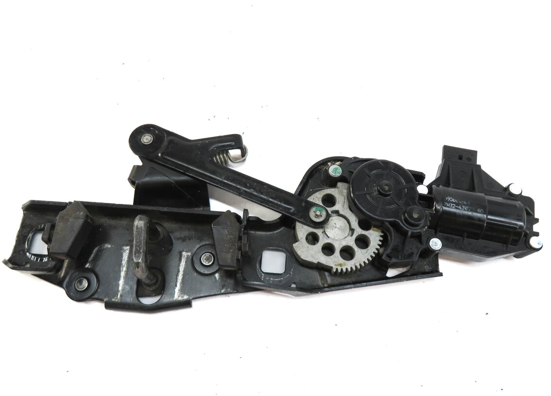 Thumbnail 4: 2010 RANGE ROVER SPORT (L320) REAR HATCH LATCH & STRIKER PLATE ASSEMBLY