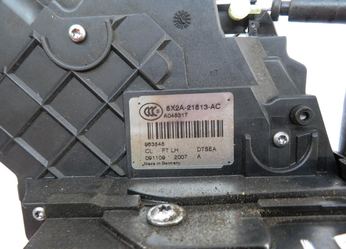 Thumbnail 4: 2010-2019 EVOQUE LR4 / RANGE ROVER SPORT (L320) LEFT FRONT PASSIVE DOOR LATCH