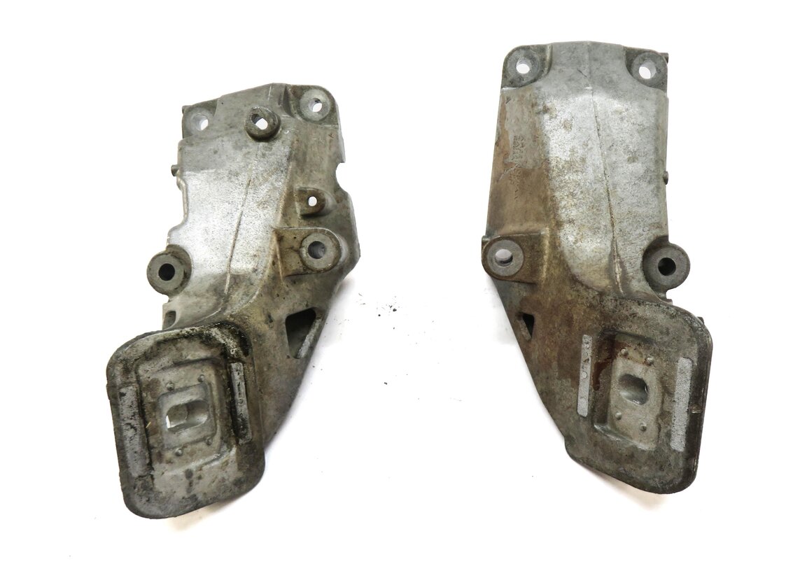 Thumbnail 2: 2010 RANGE ROVER SPORT (L320) 5.0L SUPER ENGINE MOUNT BRACKET SET/2 LEFT & RIGHT