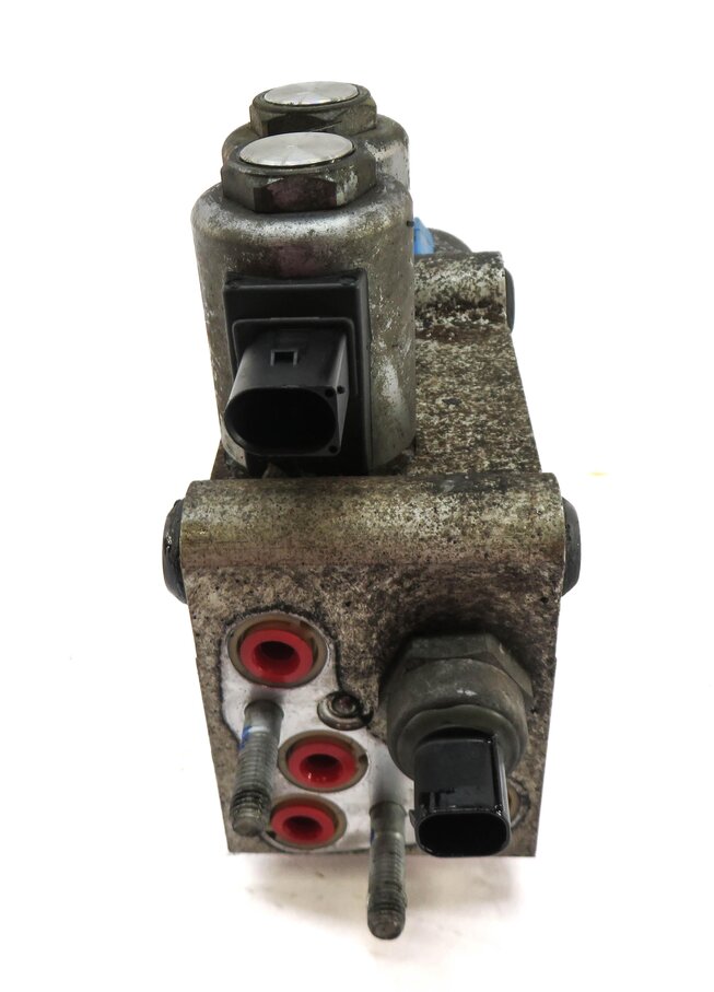Thumbnail 3: 2010 RANGE ROVER SPORT (L320) ACTIVE ROLL HYDRAULIC VALVE BLOCK 5H325E487BC