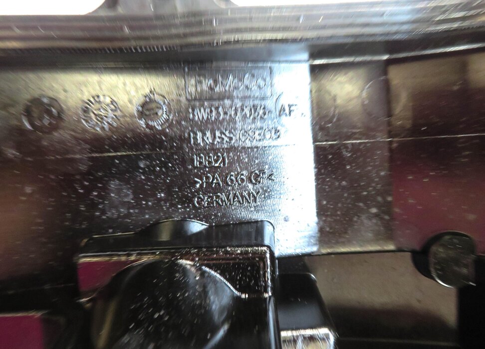 Thumbnail 5: 10-18 RANGE ROVER SPORT (L320 L322 L494 L405) 5.0L V8 - RIGHT ENGINE VALVE COVER
