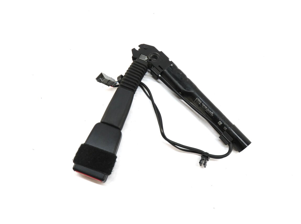 Thumbnail 2: 08-16 BMW 135i 328i 335i M3 Z4 (E84 E87 E89 E90) RIGHT FRONT SEATBELT RECEIVER