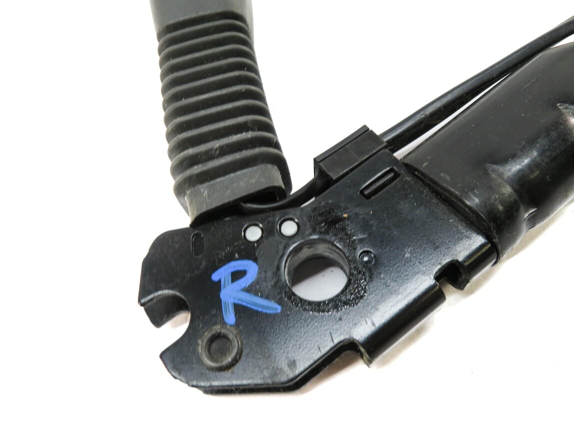 Thumbnail 4: 08-16 BMW 135i 328i 335i M3 Z4 (E84 E87 E89 E90) RIGHT FRONT SEATBELT RECEIVER