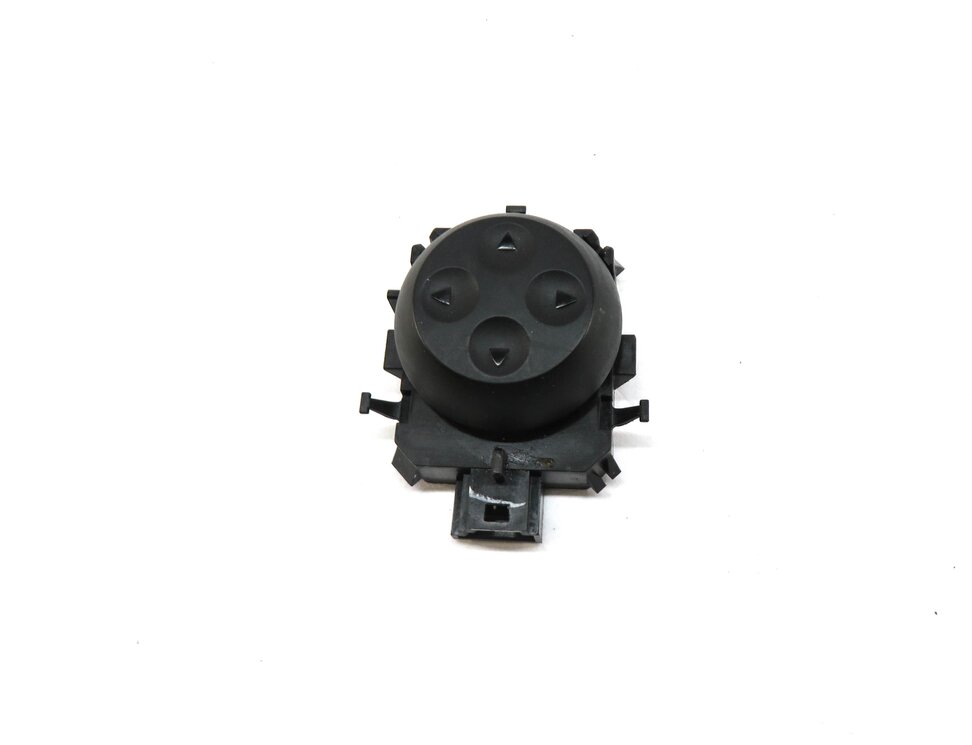 Thumbnail 3: 2011 MERCEDES GL350 (X164) RIGHT FRONT PASSENGER SEAT ADJUSTMENT ADJUST SWITCH
