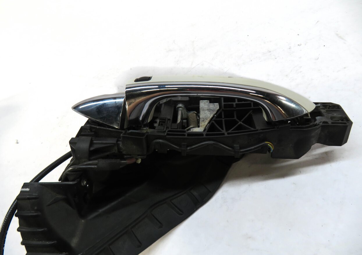 Thumbnail 3: 2011 MERCEDES GL350 (X164) LEFT FRONT DRIVER KEYLESS GO DOOR HANDLE (WHITE)