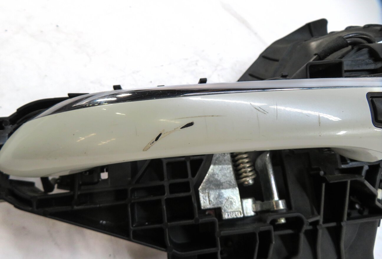 Thumbnail 6: 2011 MERCEDES GL350 (X164) LEFT FRONT DRIVER KEYLESS GO DOOR HANDLE (WHITE)