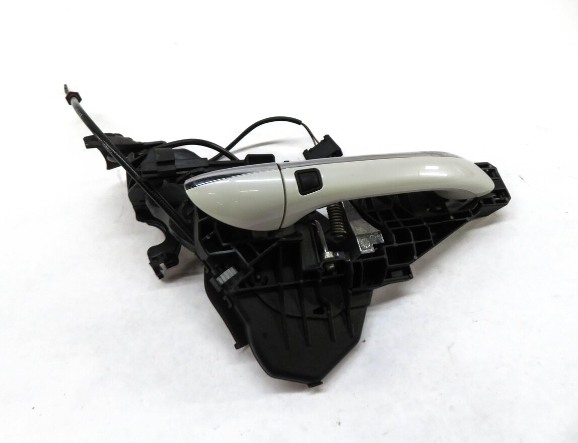 2011 MERCEDES GL350 (X164) RIGHT FRONT PASSENGER KEYLESS GO DOOR HANDLE (WHITE)