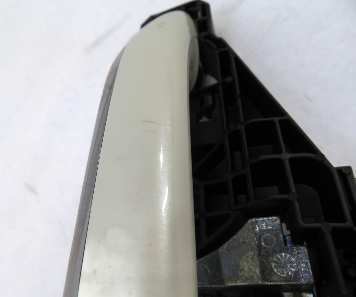 Thumbnail 6: 2011 MERCEDES GL350 (X164) RIGHT FRONT PASSENGER KEYLESS GO DOOR HANDLE (WHITE)