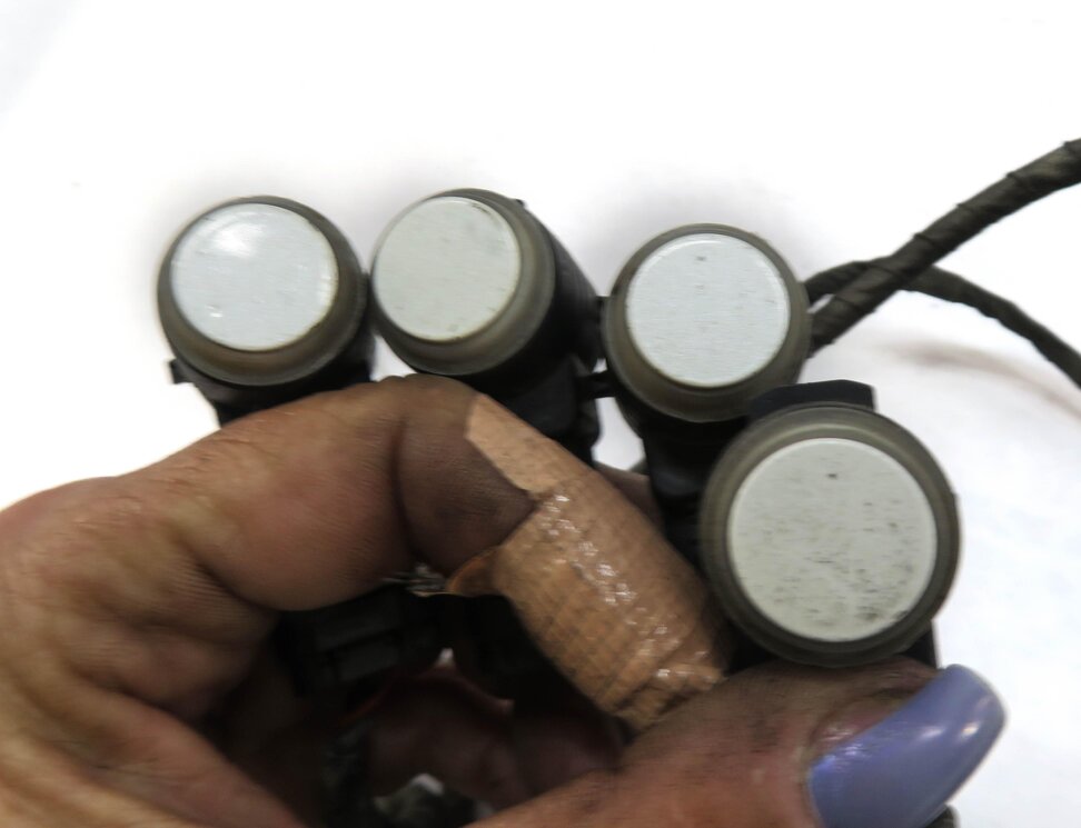 Thumbnail 4: 2011 MERCEDES GL350 (X164) REAR PDC PARK SENSOR SET w/ HARNESS (DIAMOND WHITE)