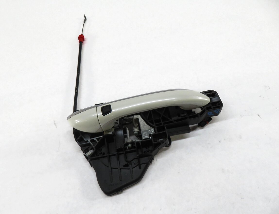 2011 MERCEDES GL350 (X164) RIGHT REAR DOOR KEYLESS GO DOOR HANDLE (WHITE 799U)
