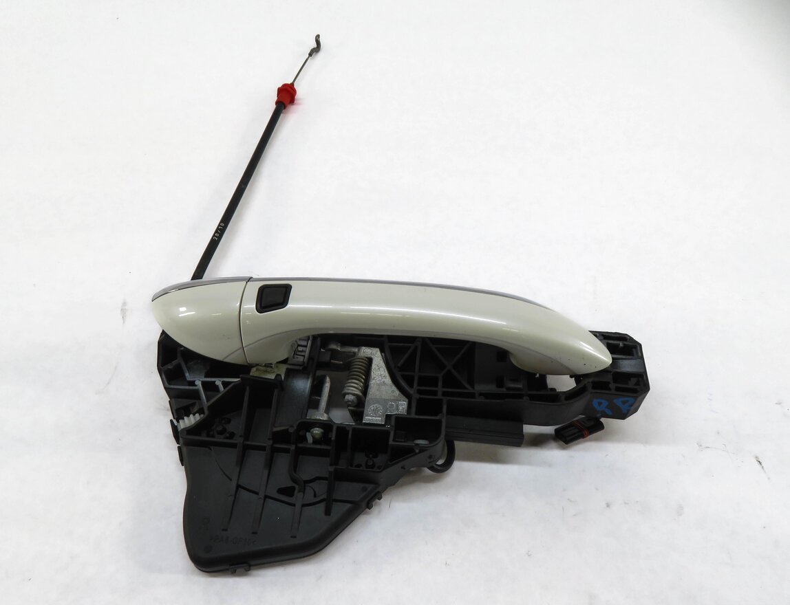 Thumbnail 2: 2011 MERCEDES GL350 (X164) RIGHT REAR DOOR KEYLESS GO DOOR HANDLE (WHITE 799U)