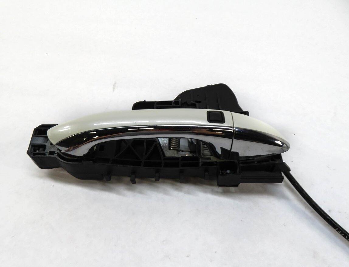 Thumbnail 3: 2011 MERCEDES GL350 (X164) RIGHT REAR DOOR KEYLESS GO DOOR HANDLE (WHITE 799U)