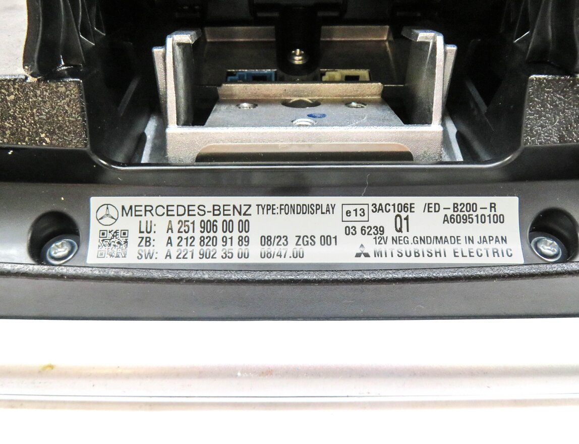 Thumbnail 6: 2009-2013 MERCEDES GL ML R CLASS (W164 W251 X164) HEADREST ENTERTAINMENT SCREEN