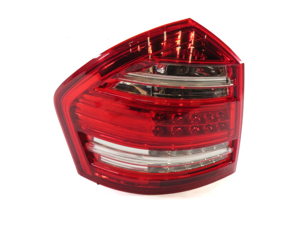 2010-2012 MB GL350 GL450 GL550 (X164) LEFT DRIVER TAILLIGHT BRAKE LIGHT LAMP