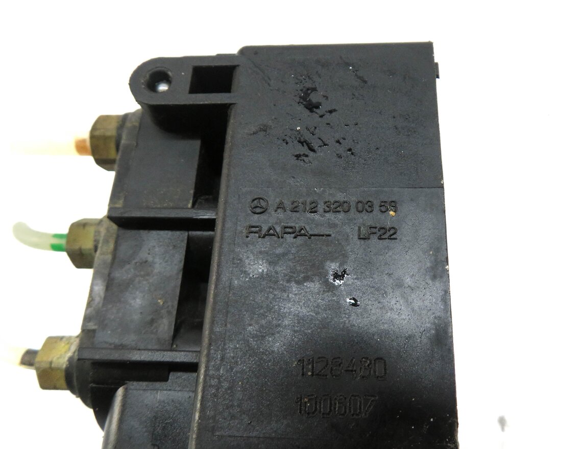 Thumbnail 5: 2011 MERCEDES GL350 (X164) AIR SUSPENSION VALVE BLOCK