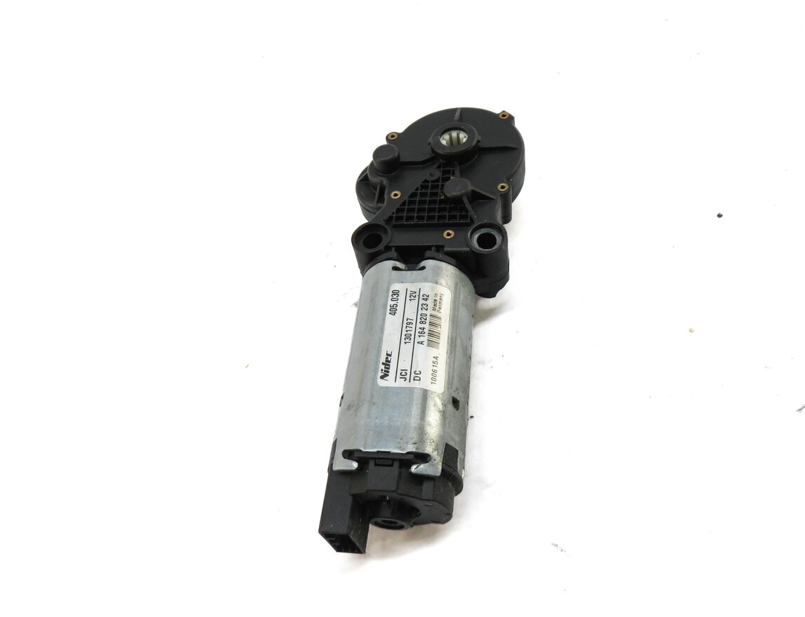 Thumbnail 2: 2011 MERCEDES GL350 (X164) LEFT REAR 3rd THIRD ROW SEAT MOTOR