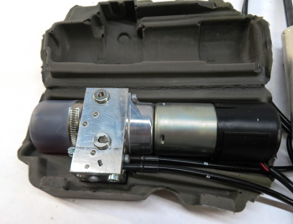 Thumbnail 3: 10-12 MERCEDES GL-CLASS (X164) REAR HYDRAULIC TRUNK LIFT MOTOR w/ RAM & LINES