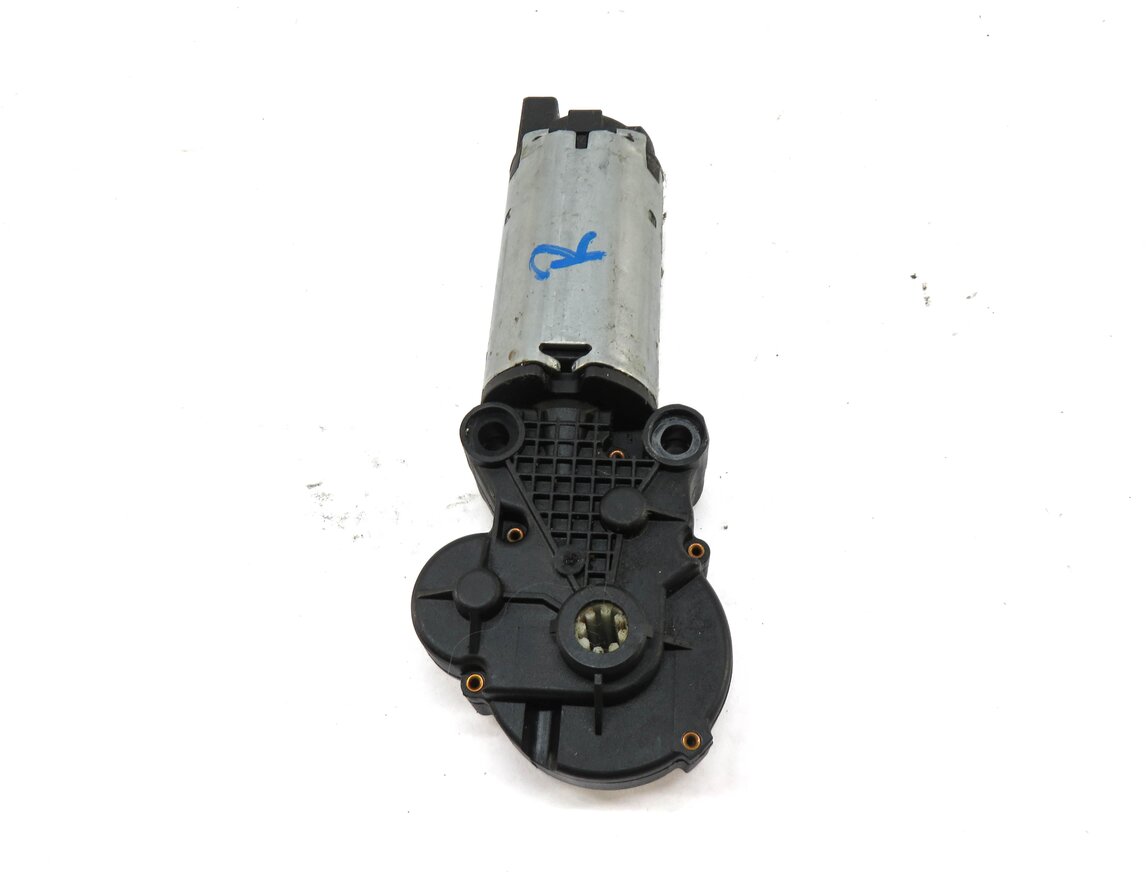 Thumbnail 3: 2011 MERCEDES GL350 (X164) RIGHT REAR 3rd THIRD ROW SEAT ADJUSTMENT MOTOR