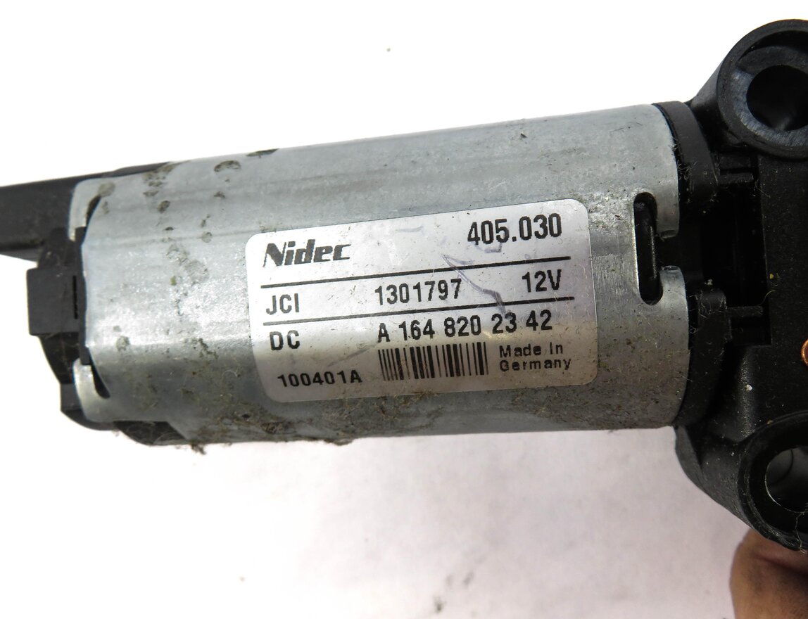 Thumbnail 4: 2011 MERCEDES GL350 (X164) RIGHT REAR 3rd THIRD ROW SEAT ADJUSTMENT MOTOR