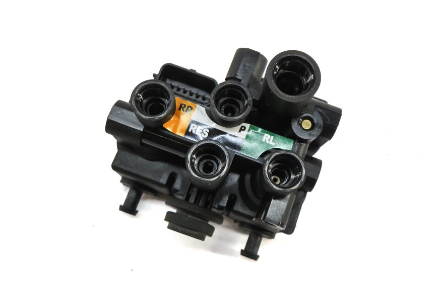 2014 RANGE ROVER (L405) FRONT AIR SUSPENSION VALVE BLOCK