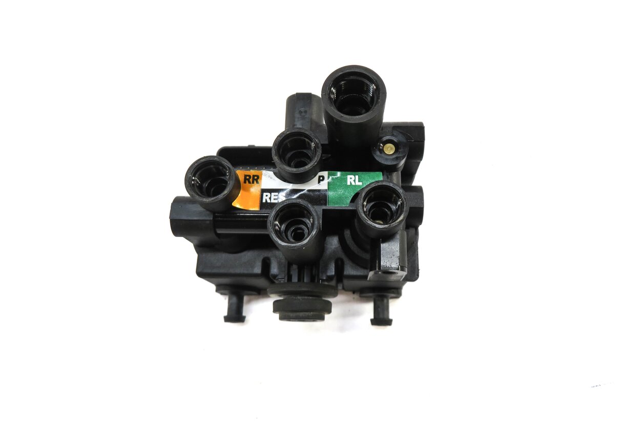 Thumbnail 2: 2014 RANGE ROVER (L405) FRONT AIR SUSPENSION VALVE BLOCK