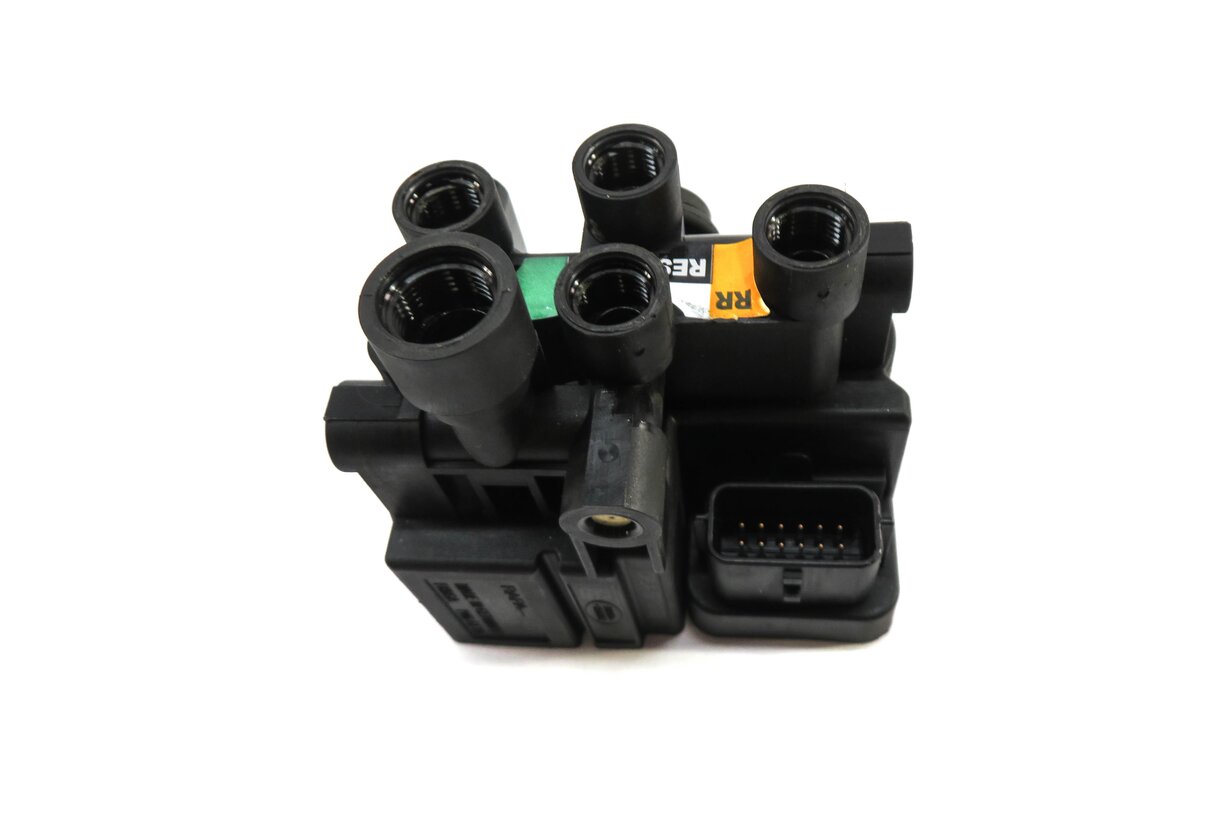 Thumbnail 3: 2014 RANGE ROVER (L405) FRONT AIR SUSPENSION VALVE BLOCK