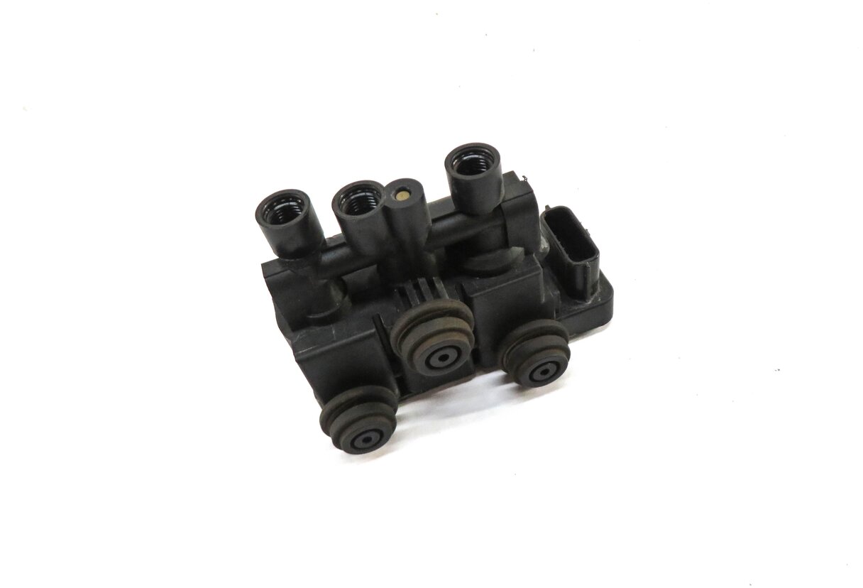2014 RANGE ROVER (L405) REAR AIR SUSPENSION VALVE BLOCK