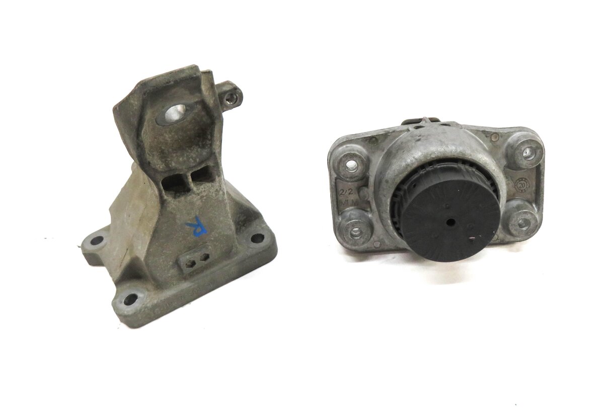 2014 RANGE ROVER (L405) 5.0L SUPERCHARGED ENGINE RIGHT MOTOR MOUNT BRACKET SET