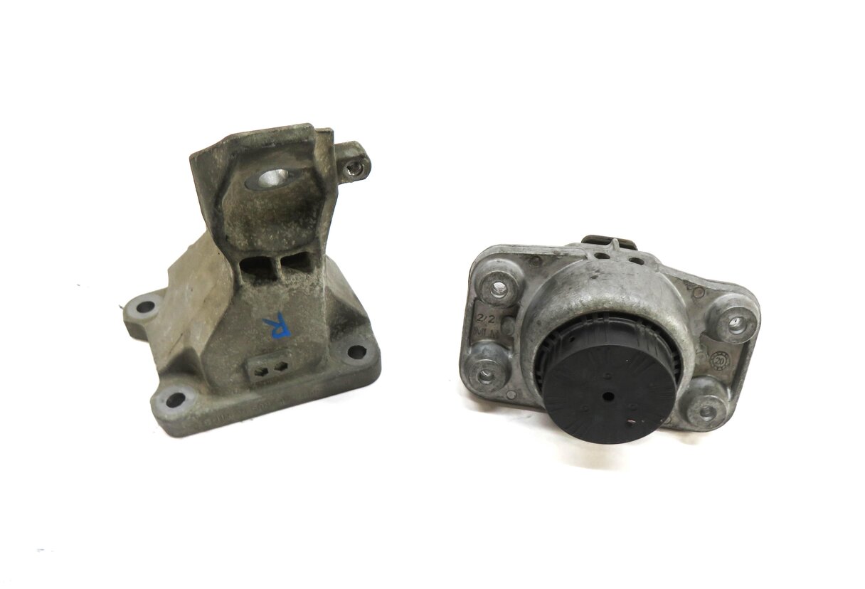 Thumbnail 2: 2014 RANGE ROVER (L405) 5.0L SUPERCHARGED ENGINE RIGHT MOTOR MOUNT BRACKET SET