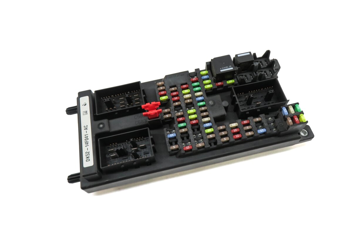2014 RANGE ROVER (L405) RIGHT PASSENGER DASH POWER JUNCTION RELAY FUSE BOX