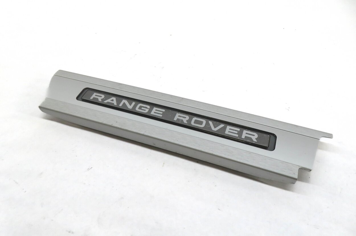 2014 RANGE ROVER (L405) LEFT REAR DOOR LIGHTED DOOR SILL SCUFF PANEL TRIM