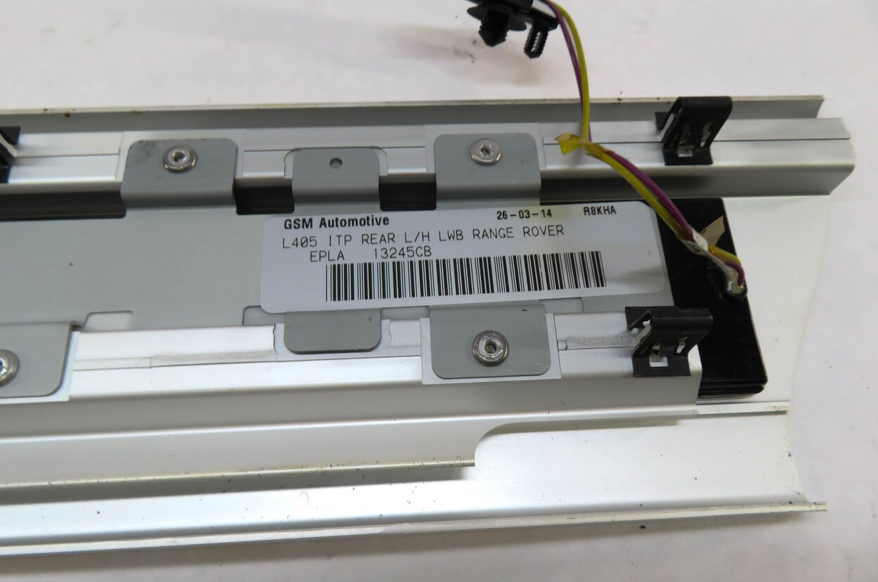 Thumbnail 5: 2014 RANGE ROVER (L405) LEFT REAR DOOR LIGHTED DOOR SILL SCUFF PANEL TRIM
