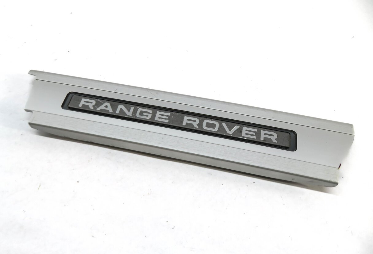 2014 RANGE ROVER (L405) RIGHT REAR DOOR LIGHTED DOOR SILL SCUFF PANEL TRIM