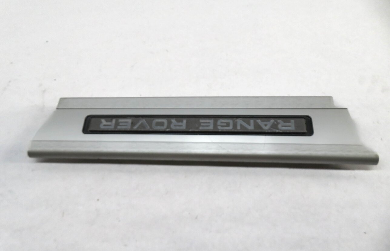 Thumbnail 3: 2014 RANGE ROVER (L405) RIGHT REAR DOOR LIGHTED DOOR SILL SCUFF PANEL TRIM