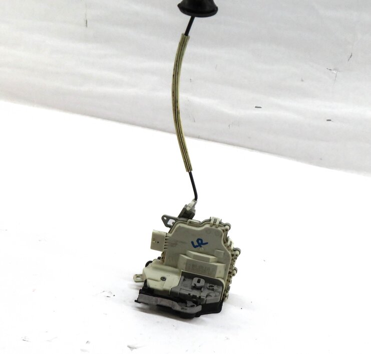 Thumbnail 1: 10-20 VW PORSCHE AUDI A3 A4 A8 S3 S4 Q5 MACAN PANAMERA - LEFT REAR DOOR LATCH